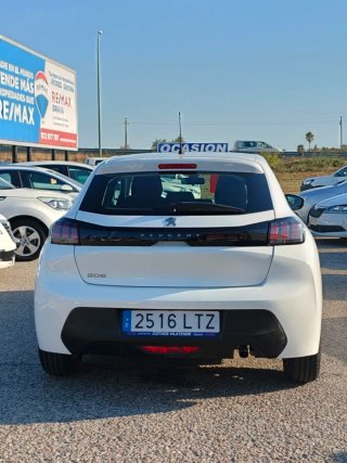 Peugeot 208 2021