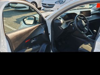 Peugeot 208 2021