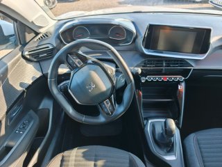 Peugeot 208 2021