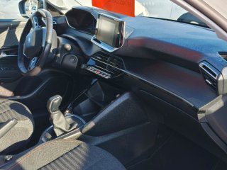 Peugeot 208 2021
