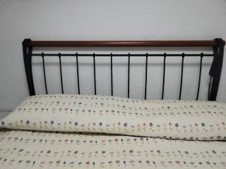 Cabezal de cama hierro y madera
