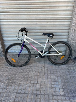 Bicicleta 24' Blanca y Morada