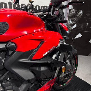 Ducati Streetfighter V2