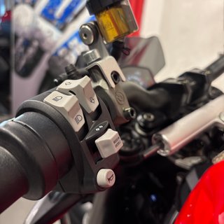Ducati Streetfighter V2