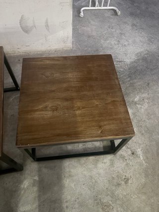 2 Mesas de centro madera y metal.