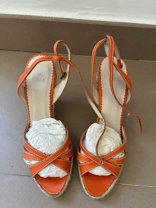 Sandalias cuña Zara naranja T36