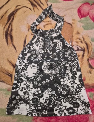 Blusa halter estampada blanco y negro