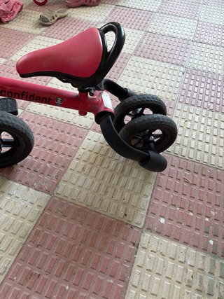 Triciclo infantil rojo plegable