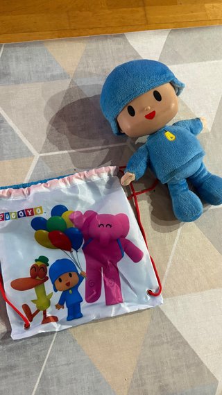 Pocoyo Peluche y Bolsa