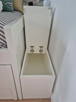 Cama nido con 2 mesitas de noche