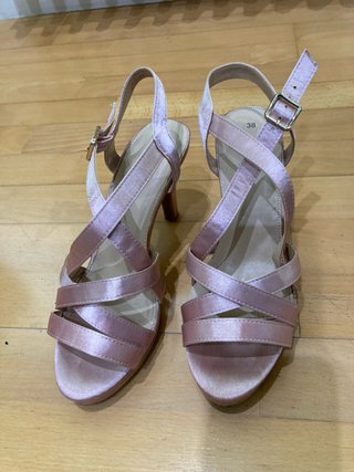 Sandalias de tacón rosa