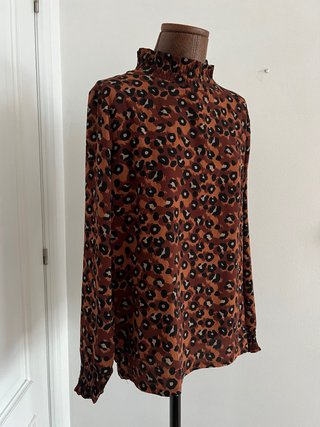 Blusa Leopardo Cuello Alto