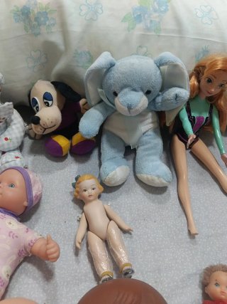 Lote muñecos bebés y peluches