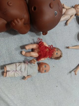 Lote muñecos bebés y peluches