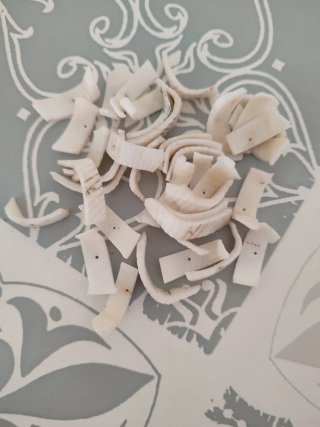 Caracolas y abalorios para manualidades