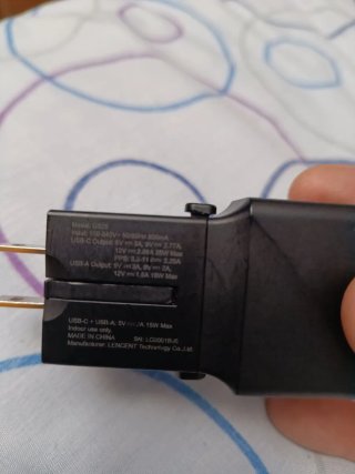 Adaptador de viaje USB-C y USB-A