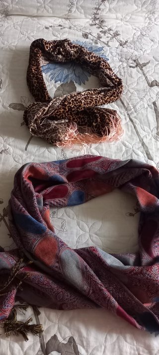 Set 2 Sciarpe Stole Motivi Paisley e Leopardo