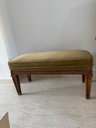 Banqueta tapizada estilo clásico