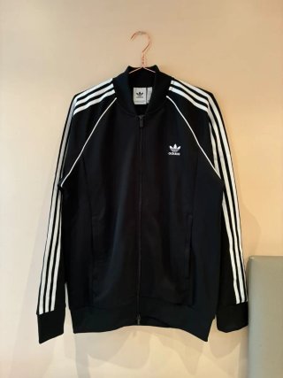 Chaqueta Adidas Negra con Rayas Blancas