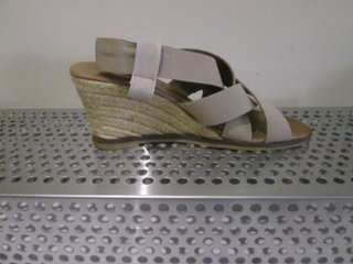 SANDALIAS DE CUÑA CON SUELA DE ESPARTO NUMERO 35
