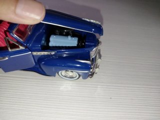 Raro Modellino Buick Roadmaster Convertible 1/24