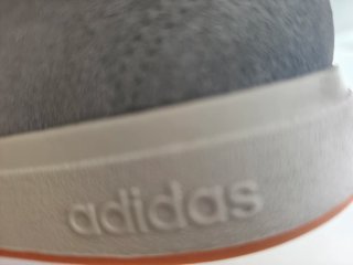 Zapatillas Adidas Grises y Blancas