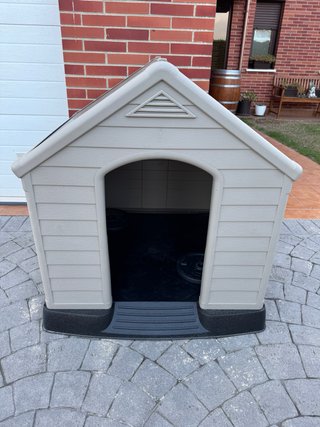 Caseta para perro de plástico beige