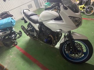 Suzuki Bandit GSF 650 S Blanca