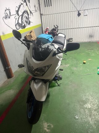Suzuki Bandit GSF 650 S Blanca