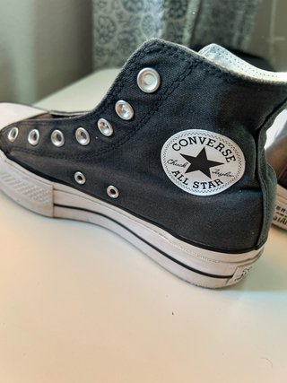 Botas Converse Negras y Blancas