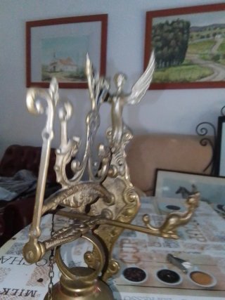 Campana antigua de bronce