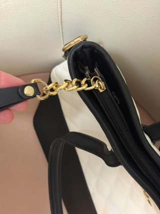 Bolso Chanel Acolchado Blanco y Negro
