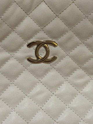 Bolso Chanel Acolchado Blanco y Negro