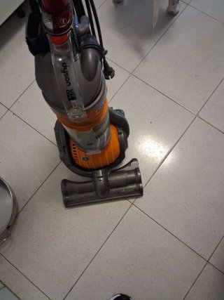 Aspirador Dyson DC24