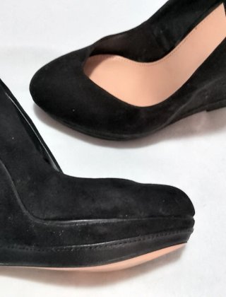 Zapatos de cuña negros Stradivarius