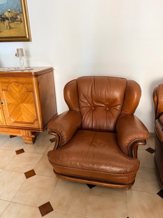 URGE! 4 sillones orejeros de piel.