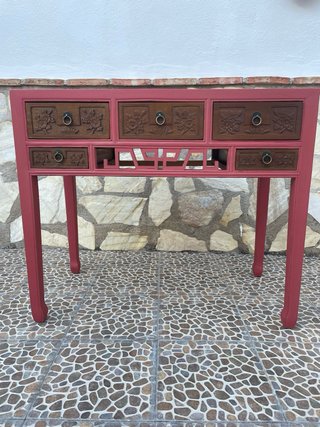 Mueble recibidor madera tallada coral.