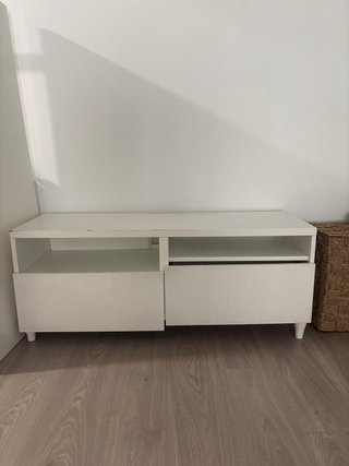 Mueble de salón blanco