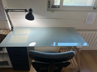 Mesa de estudio cristal y madera  Con cajonera