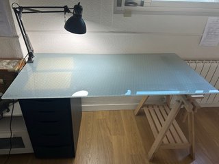 Mesa de estudio cristal y madera  Con cajonera