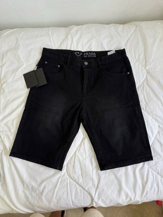 Conjunto Prada Camiseta y Pantalón Corto Negro