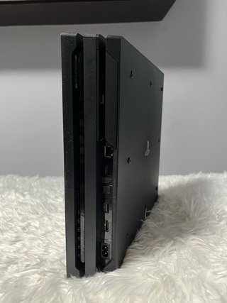 Console Sony PlayStation 4 Pro 1TB completa! Nera