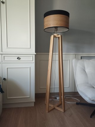 Lámpara de pie salón madera y tela