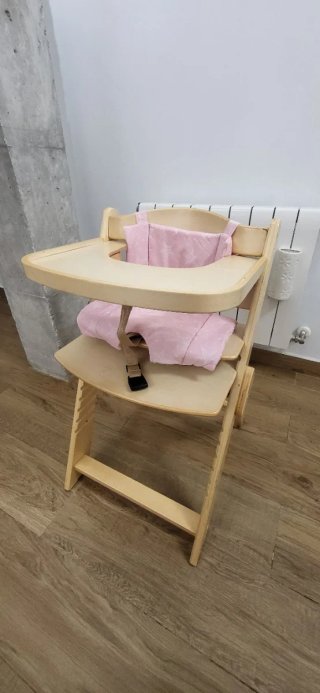 Trona evolutiva madera y textil rosa