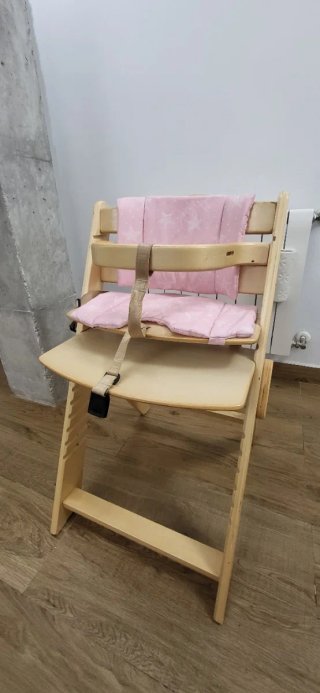 Trona evolutiva madera y textil rosa