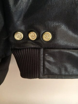 Chaqueta Adidas Negra y Dorada orijinal bordados
