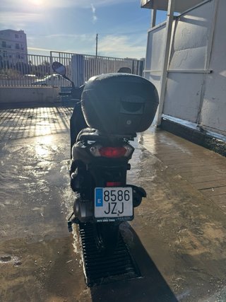 Peugeot Tweet 125 i Negra