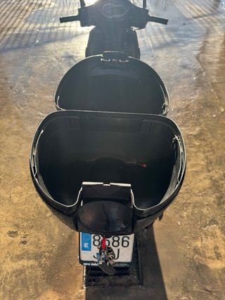 Peugeot Tweet 125 i Negra