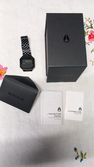Reloj Nixon Negro digital