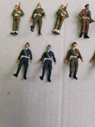 11 Soldados de Plomo 2cm